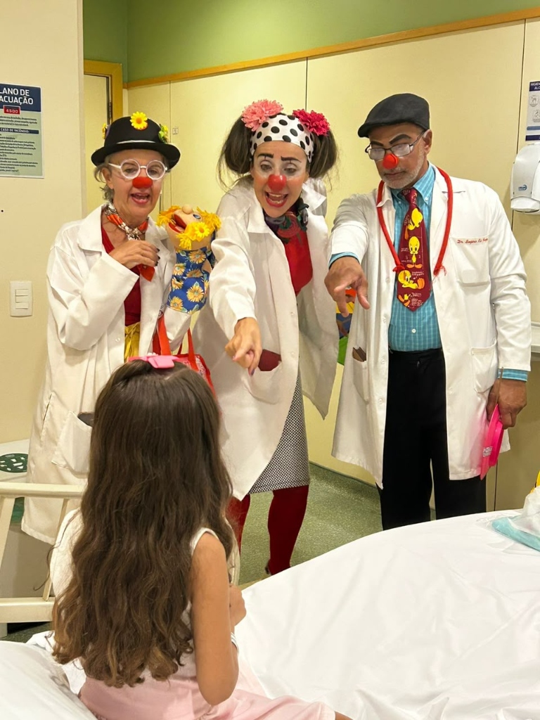 Visita hospitalar — Trupe Cabeça Oca